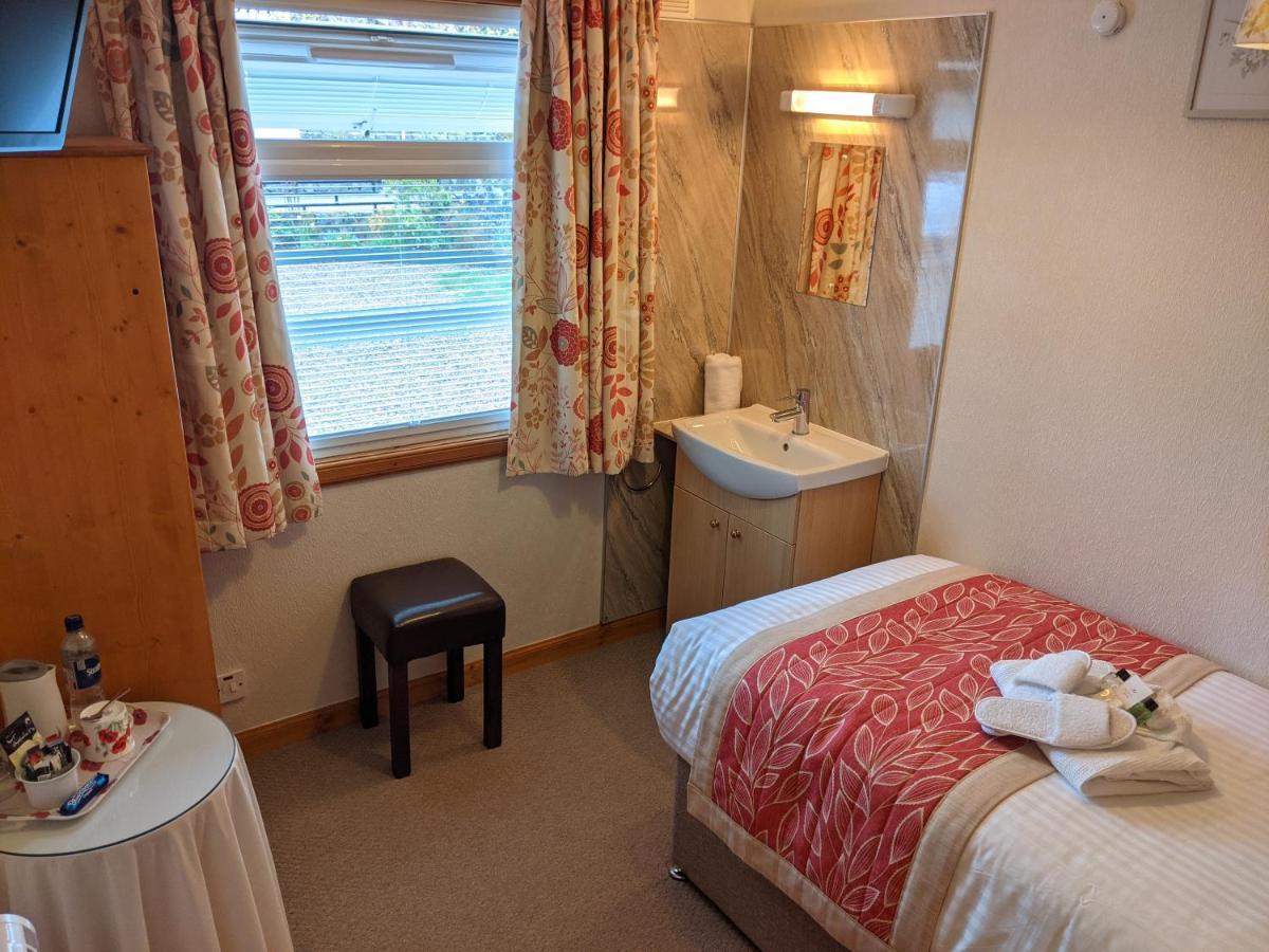Homagen Bed & Breakfast Roybridge Buitenkant foto